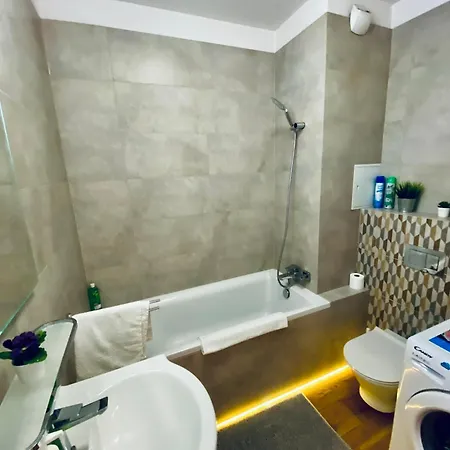 Apartament, Free Parking, Blisko Rynek-dworzec Pkp-pks, Sklepy *